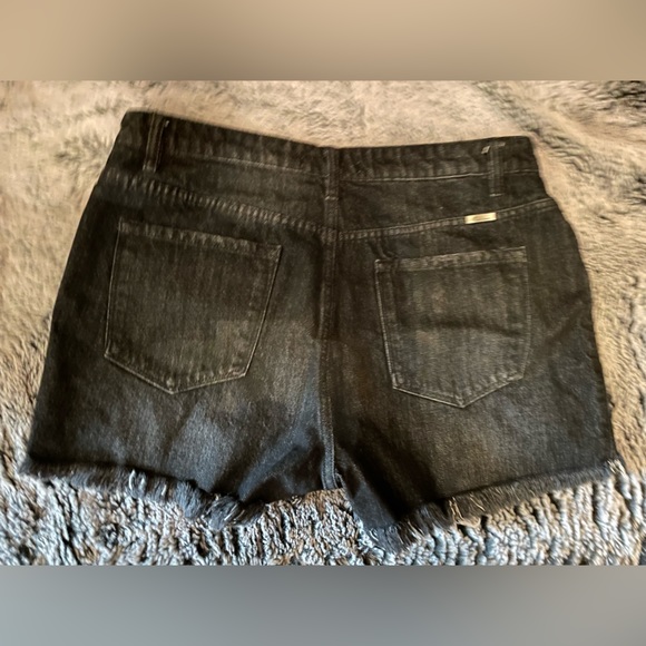 KanCan Shorts - Picture 3 of 4